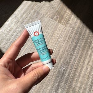 First Aid Beauty Brighten + Glow Face Moisturizer with Vitamin C- travel size